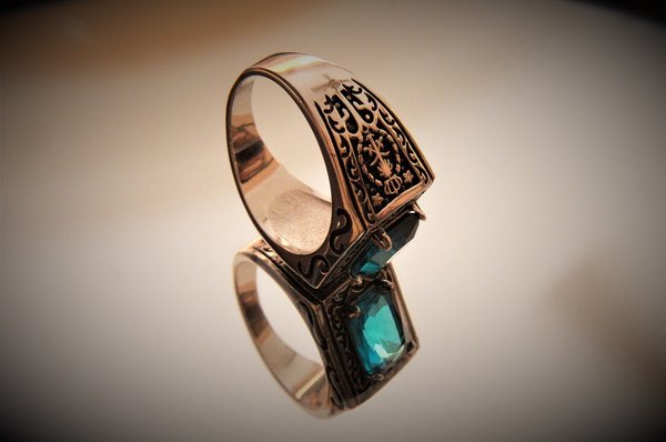 La bague islam homme : élégance et spiritualité en un bijou